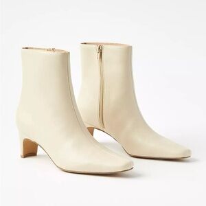 LOFT Ivory Ankle Boots Sz 7